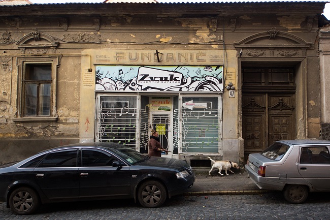 Музыкальный магазин Zvuk в Ужгороде